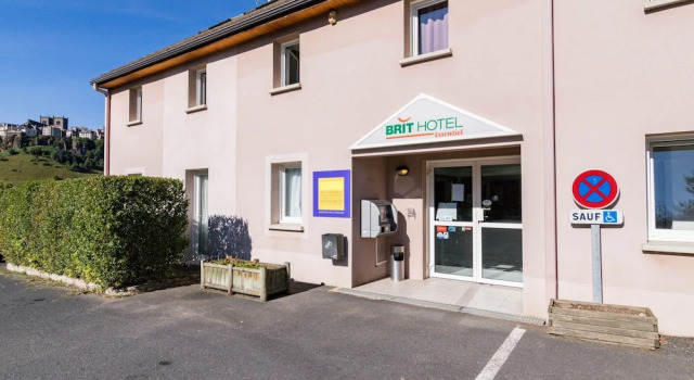 Brit Hotel Essentiel Saint-Flour, Prenota Hotel Hotel a Alvernia con parcheggio, Parcheggio
