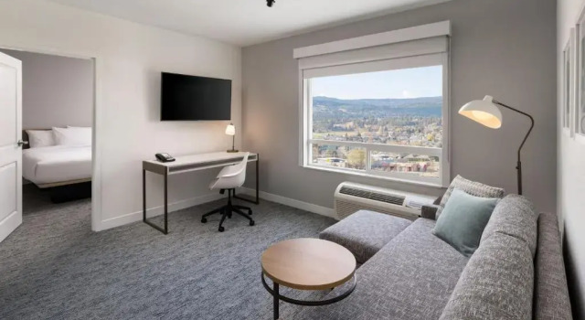 Двухместный люкс c 1 комнатой TownePlace Suites by Marriott West Kelowna