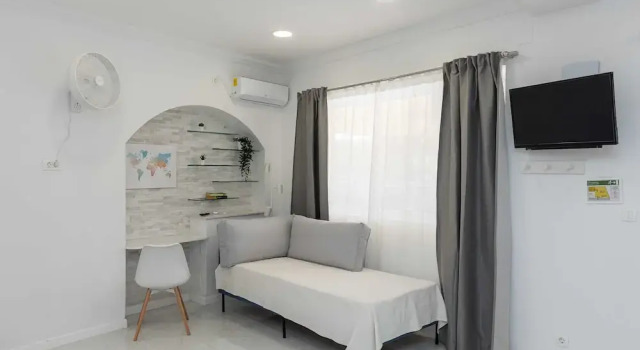 Студия Superior Sunny Palace Apartments