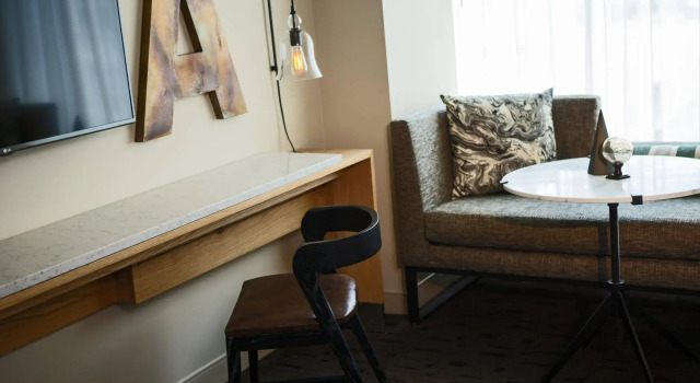 Четырёхместный номер Standard Renaissance Allentown Hotel