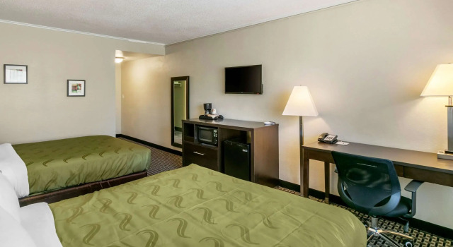 Четырёхместный номер Standard Quality Inn Rawlins I-80