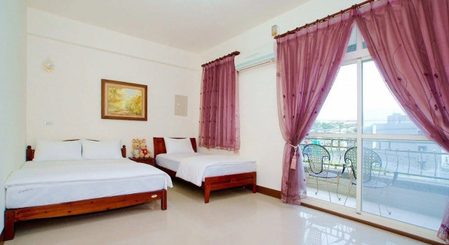 Daze Days Hostel
