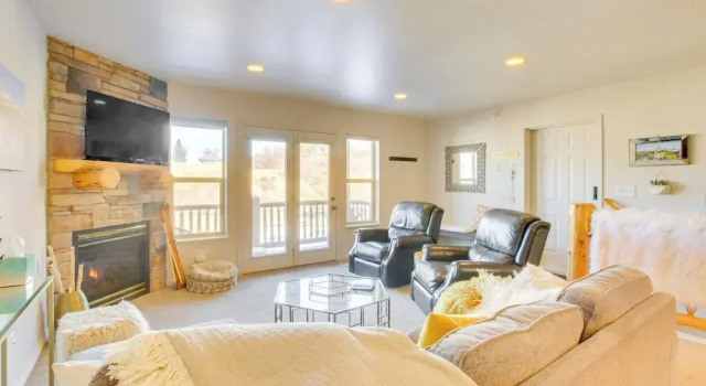 6 Mi to Powder Mtn w/ Shuttle: Cozy Eden Condo!, Book Lejlighed Eden Powder Mountain