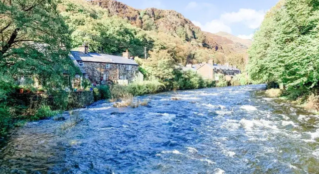Коттедж Snowdonia Stone Cottage