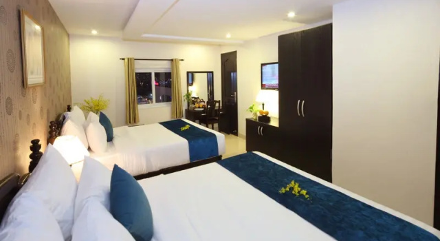 Четырёхместный семейный номер Standard Sunrise Central Hotel