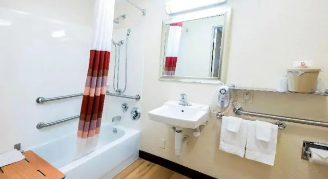 Номер Standard Red Roof Inn Utica