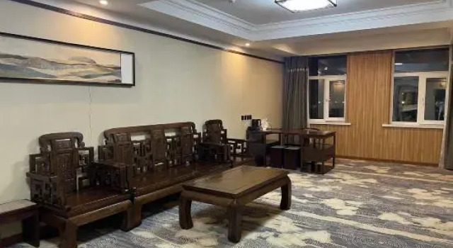 Люкс Prince Business Hotel in Daxing'anling