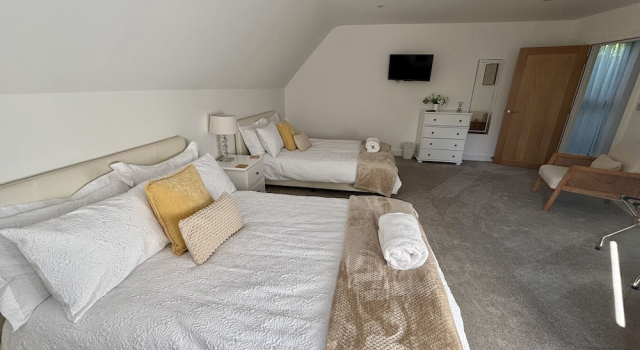 The Retreat, Rezervasyon Tatil Evi Ferndown otoparklı oteller, Otopark
