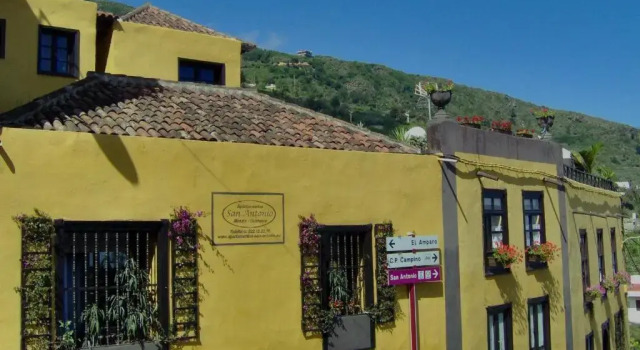 Mediterranean Holiday Home With Small Patio-terrace, Book Apartment Hotels in Tenerife with Parking, Parking