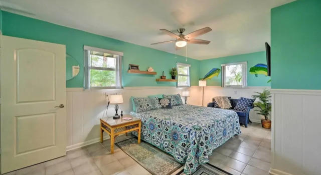Everglades Getaway w/ Deck & Water Views, Забронировать Отель Эверглейдс-Сити Southwest Florida