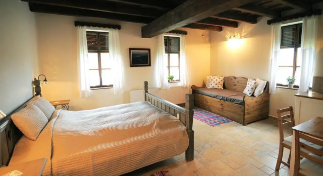 Matievics Borászat és Vendégház, Book Hotel Szalka Tolna