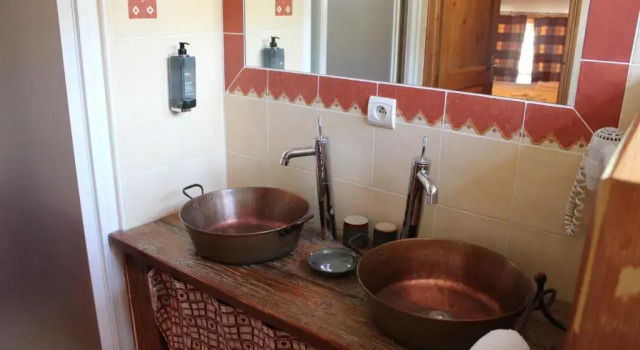 Четырёхместный номер Standard Auberge de Cassiel