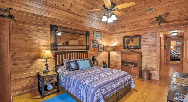 Коттедж с 4 комнатами Dream Catcher: Luxe Cabin w/ Large Deck + Mtn View