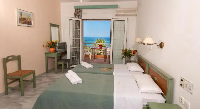 Студия Sunrise Studios & Apartments