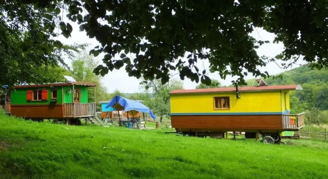 Les Roulottes à la Ferme du Magny-Robert, จอง โรงแรม Confracourt Franche-Comté
