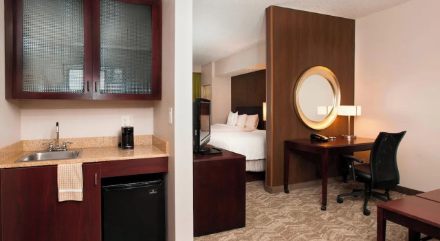 Четырёхместная студия SpringHill Suites Birmingham Colonnade