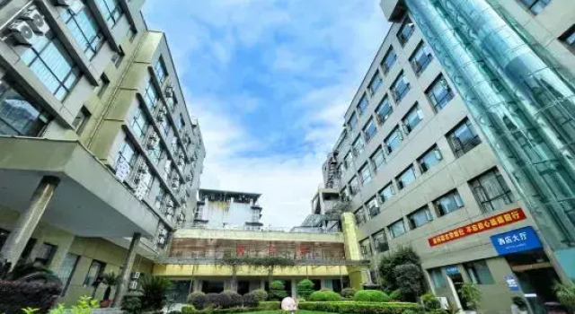 Wassim Hotel (Zigong Fushun Yantan High-Speed Railway Station), Varaa Hotelli Hotellit Sichuan pysäköinnillä, Pysäköinti