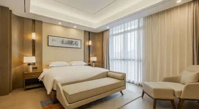 Люкс Deluxe Huzhou Maison New Century Resort Hotel