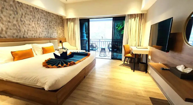 Двухместный номер Deluxe с балконом Amalthea Hotel