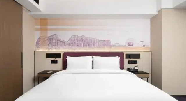 Business Suite Hampton