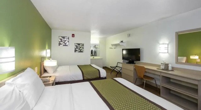 Четырёхместный номер Standard American Inn