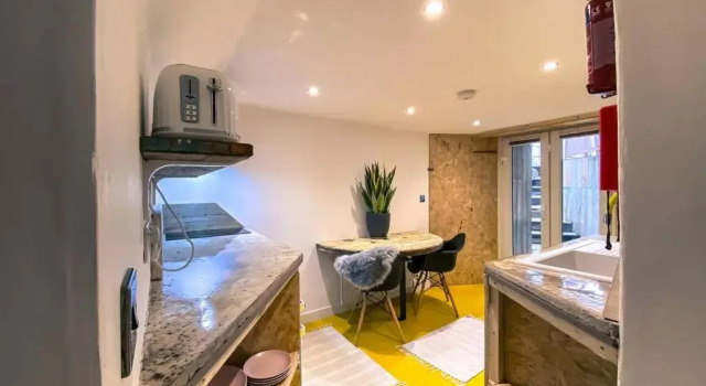 Апартаменты Fern Studio 1 Bedroom Apartment