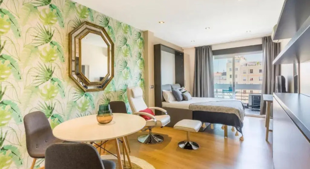 Апартаменты Cozy studio overlooking Pedro Zerolo Square