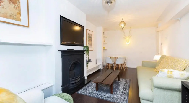 Contemporary 2BD Garden Maisonette Near Angel, Забронировать Отель Отели Англии 3 звезды, 3*