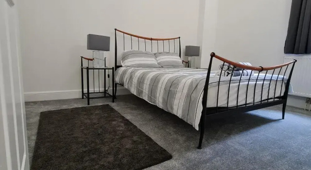 Sleek 2BD Flat Centrally Located in Glasgow, Забронировать Апартаменты/квартира Глазго Стратклайд, рядом с Подвесной мост Портленд-Стрит