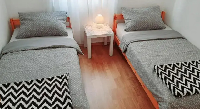 Apartments Ema & Sea