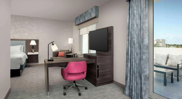 Двухместный люкс с балконом Hampton Inn Delray Beach