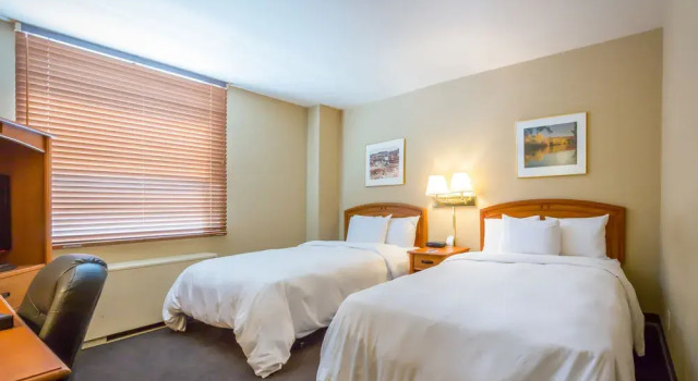 Iowa House Hotel, Rezerwuj Hotel Hotele w Iowa z basenem, Basen