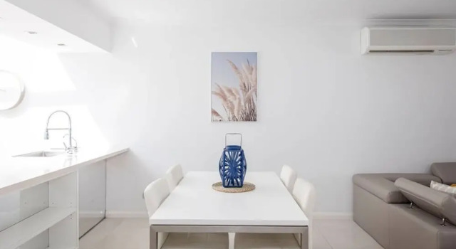 Stylish Executive Apartment With Balcony, Забронировать Апартаменты/квартира Перт-Сентрал-Бизнес-Дистрикт Перт, рядом с Сад Harold Boas