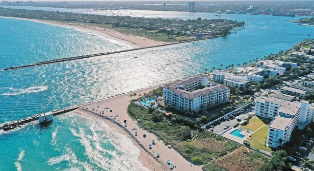 Апартаменты Luxury Singer Island Inn