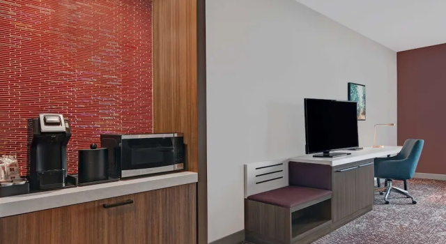 Люкс Hilton Garden Inn Madison Huntsville Airport