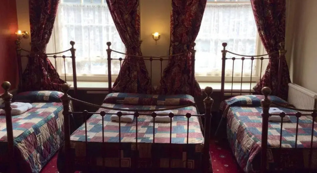 Четырёхместный номер Standard Atlas Guest House