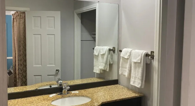 Номер Standard Colonial Manor Motel