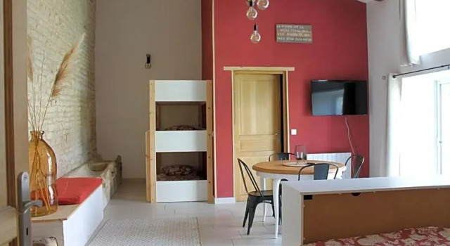 Au Clos des Auges, Rezerwuj Hotel Hotele w Charente-Maritime z parkingiem, Parking