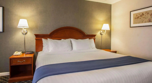 Двухместный номер Standard Quality Inn & Suites St Charles -West Chicago