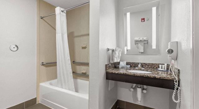 Двухместный люкс Clarion Pointe Lakeland I-4