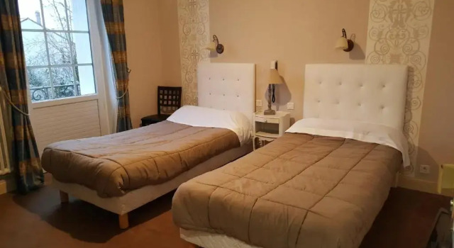 Двухместный номер Standard с видом на бассейн Hôtel du Puy dAlon