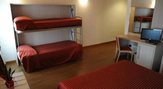Четырёхместный номер Standard Hotel 5 Colonne