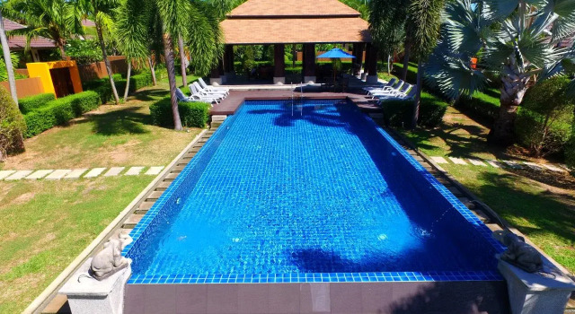Naiharn Garden Resort & Spa