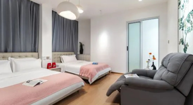 Семейный люкс c 1 комнатой Sanya Haishi Pool Design Homestay (West Island Tourist Scenic Area)