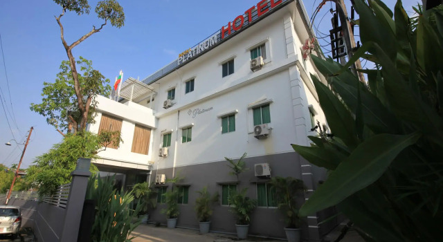 Номер Superior Royal Platinum Hotel