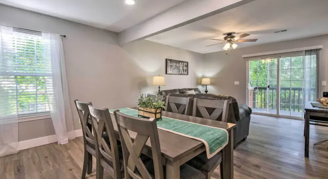 Апартаменты Townhome 1-min Walk to Lake & Close to Sdc!