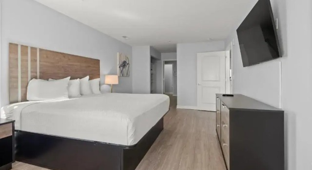 Апартаменты с 3 комнатами Ocean Escape Condos