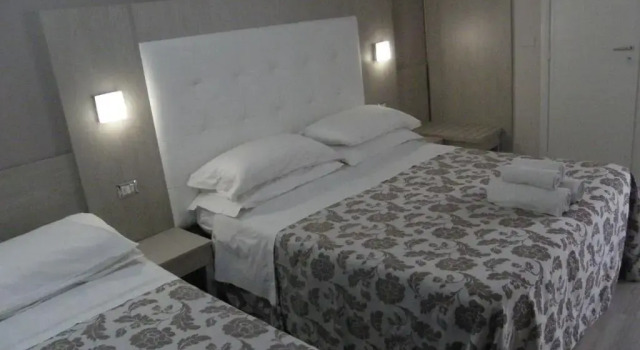 Четырёхместный номер Economy Hotel Stefan Room & Breakfast