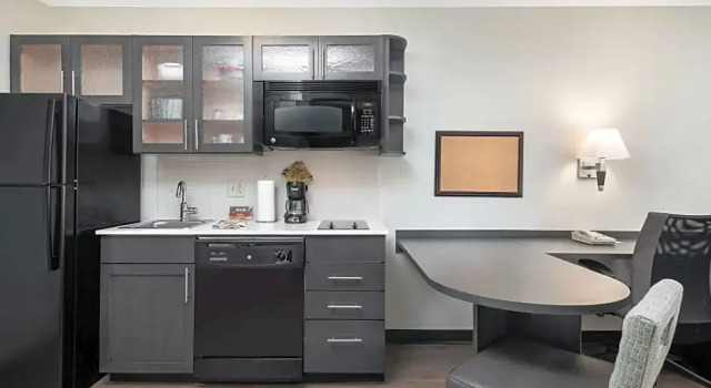 Люкс с 2 комнатами Candlewood Suites - Charlotte - Arrowood by IHG