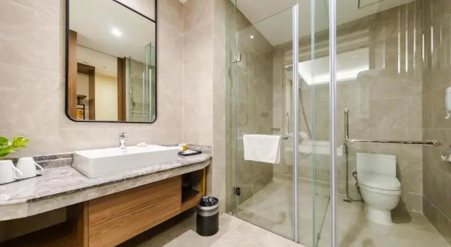 Двухместный номер Deluxe с видом на море Muong Thanh Luxury Ha Long Centre Hotel
